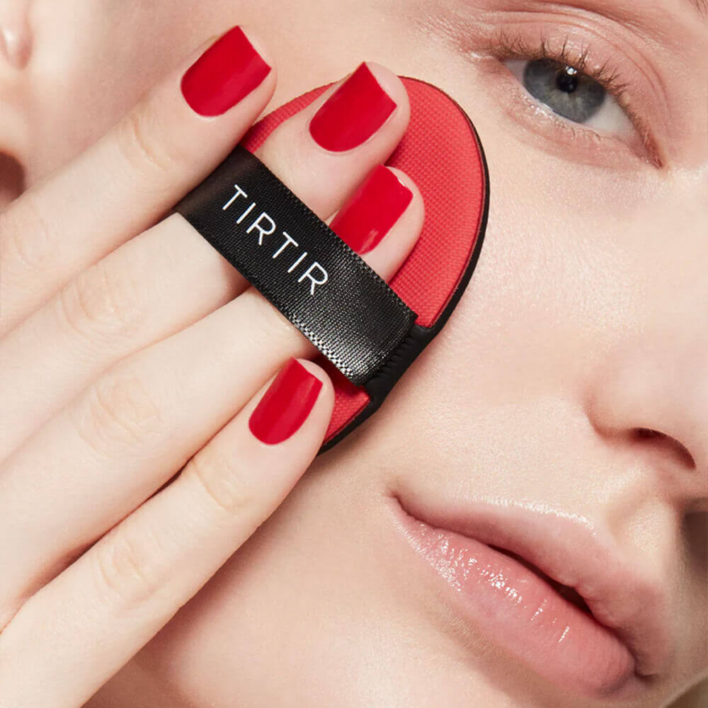 Стойкий кушон с полуматовым финишем TIRTIR Mask Fit Red Cushion