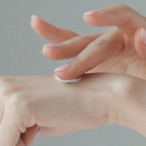 Лёгкий солнцезащитный крем для жирной кожи Celimax Oil Control Light Sunscreen SPF50+ PA++++