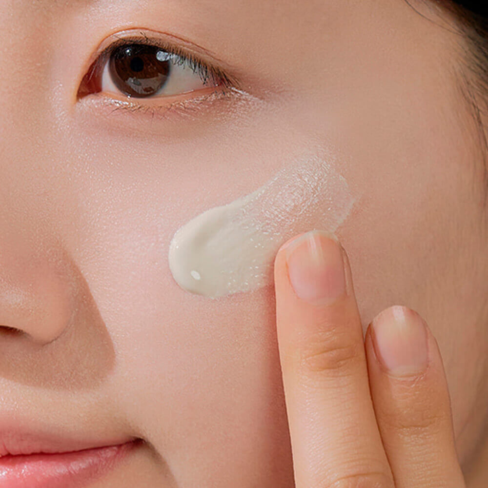 Лёгкий солнцезащитный крем SKIN1004 Madagascar Centella Air-Fit Suncream Plus SPF50+ PA++++
