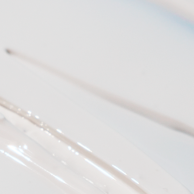 Увлажняющий минеральный солнцезащитный крем IsNtree Hyaluronic Acid Natural Sun Cream SPF50+ PA++++