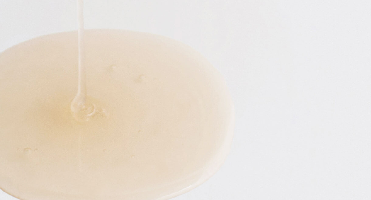 Бессульфатный шампунь с протеинами для повреждённых волос AROMATICA Quinoa Protein Hair Shampoo