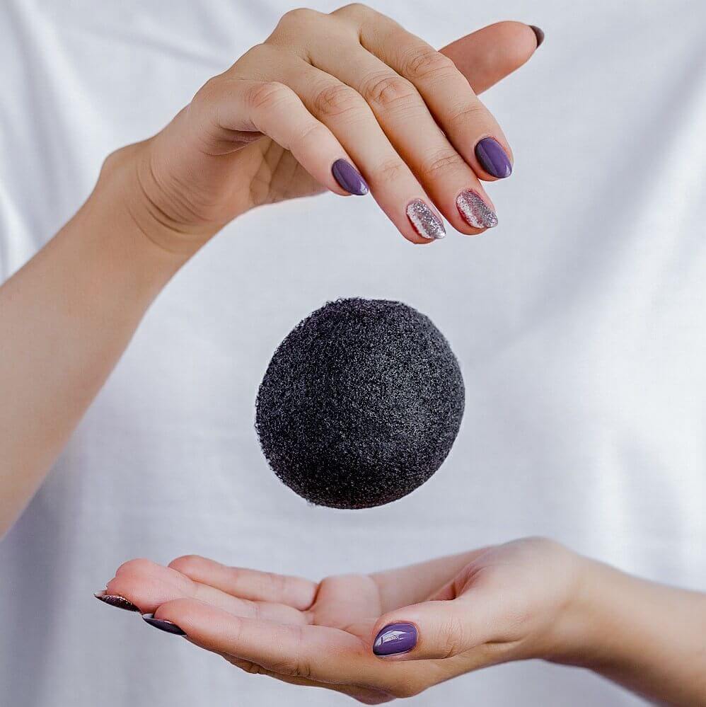 Спонж конняку с древесным углем Trimay Charcoal Konjac Sponge