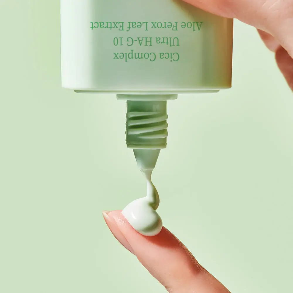 Успокаивающая солнцезащитная сыворотка Tocobo Cica Calming Sun Serum SPF50+ PA++++
