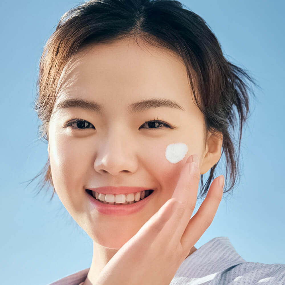 Увлажняющий солнцезащитный крем Luvum Hyaluronic Moisture Sun Cream SPF50+ PA++++