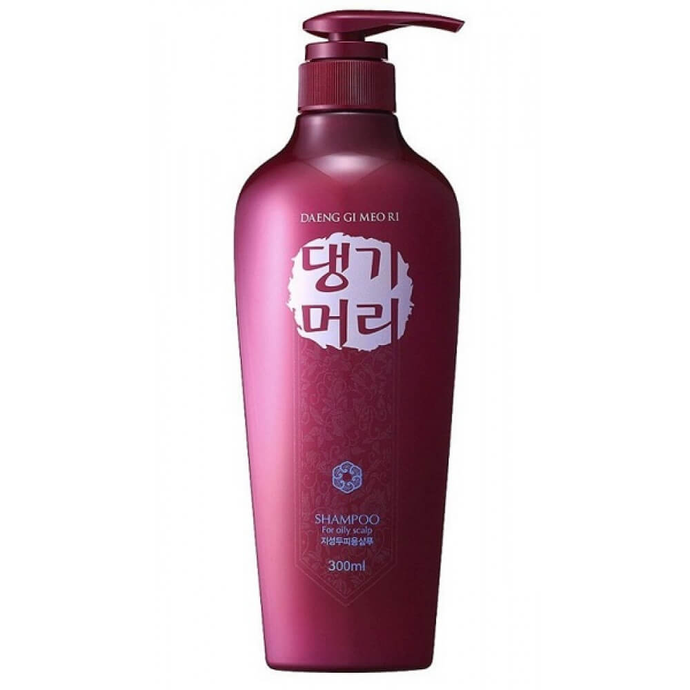 Охлаждающий шампунь для жирной кожи головы Daeng Gi Meo Ri Shampoo For Oily Scalp 300 мл