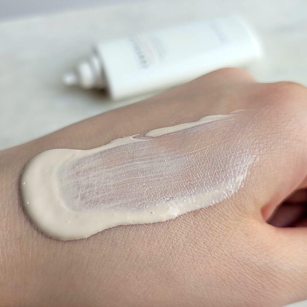 Лёгкий солнцезащитный крем SKIN1004 Madagascar Centella Air-Fit Suncream Plus SPF50+ PA++++