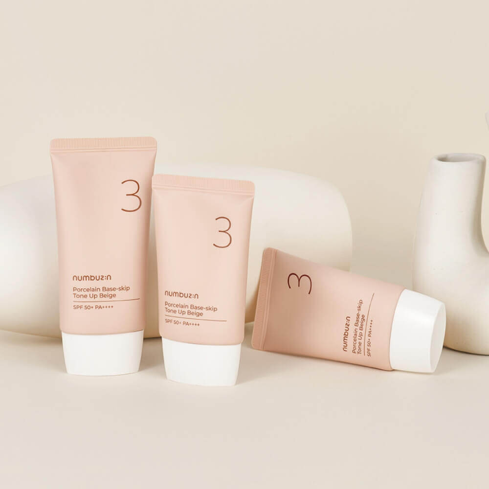 Тональная основа с защитой от солнца numbuzin No.3 Porcelain Base-skip Tone Up Beige SPF50+ PA++++