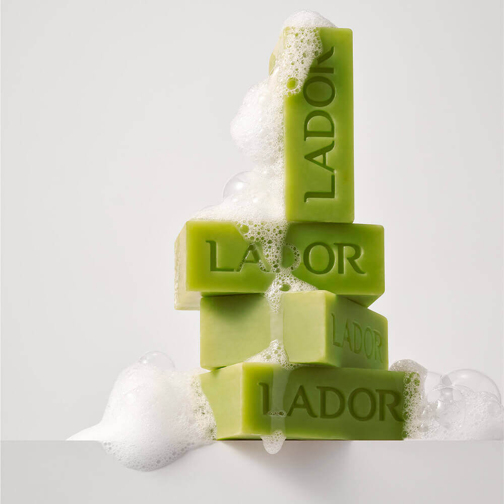 Твёрдый бессиликоновый шампунь с васаби Lador Wasabi Shampoo Bar