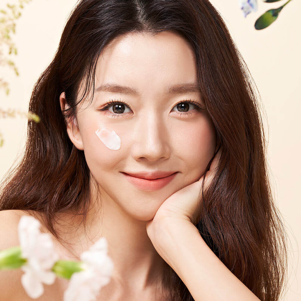 Лёгкий солнцезащитный флюид с юдзу House of Hur Weightless Sun Fluid SPF50+ PA++++