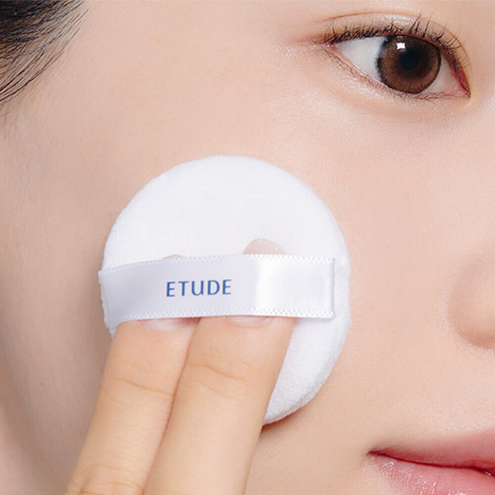 Лёгкая минеральная матирующая пудра ETUDE Sebum Soak Powder