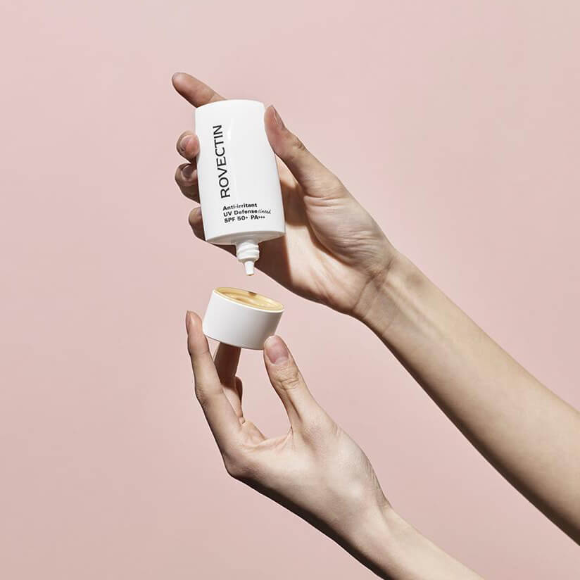 Тонирующий санблок для чувствительной кожи Rovectin Anti-Irritant UV Defense Tinted SPF50+ PA+++