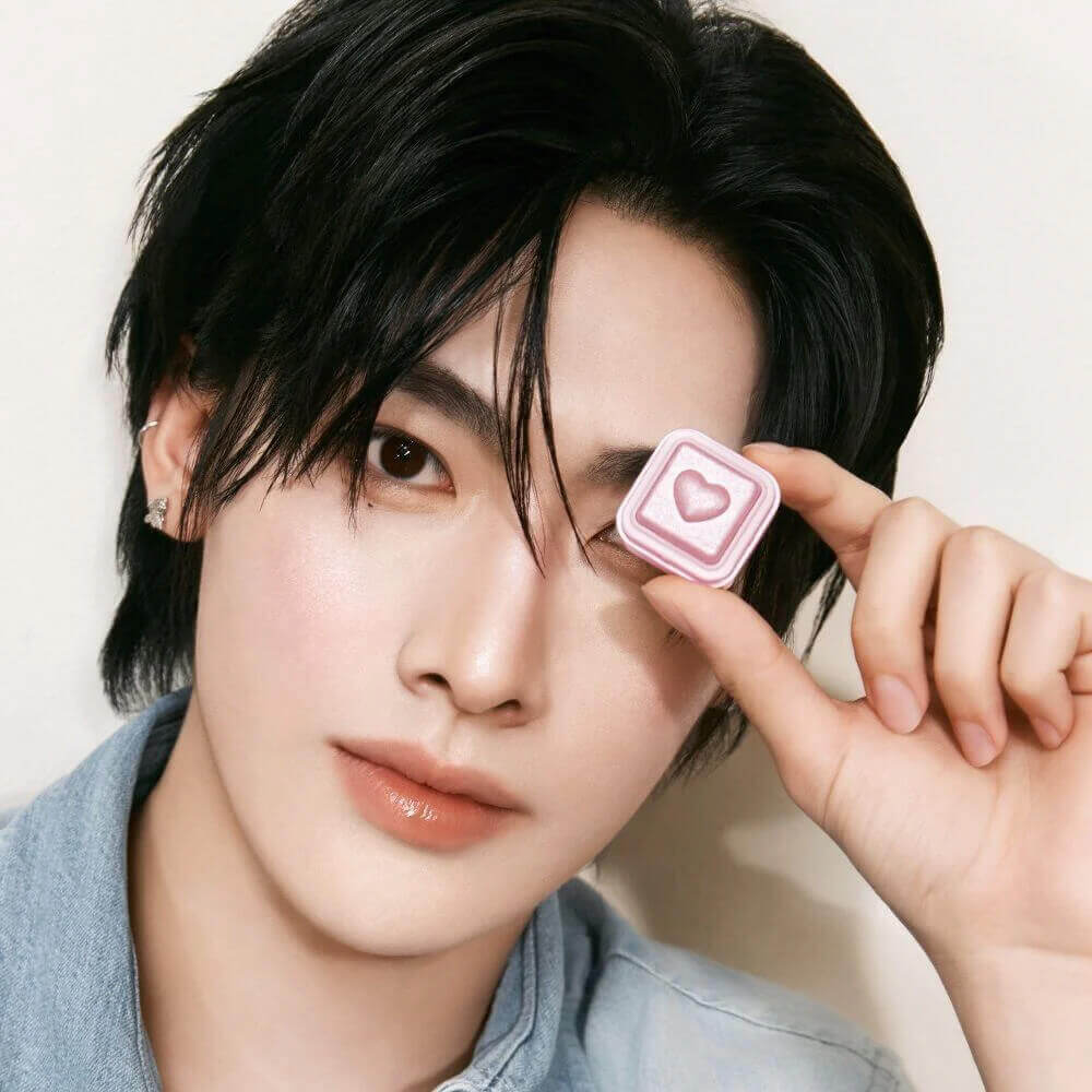 Компактный хайлайтер для лица colorgram Milk Bling Heartlighter