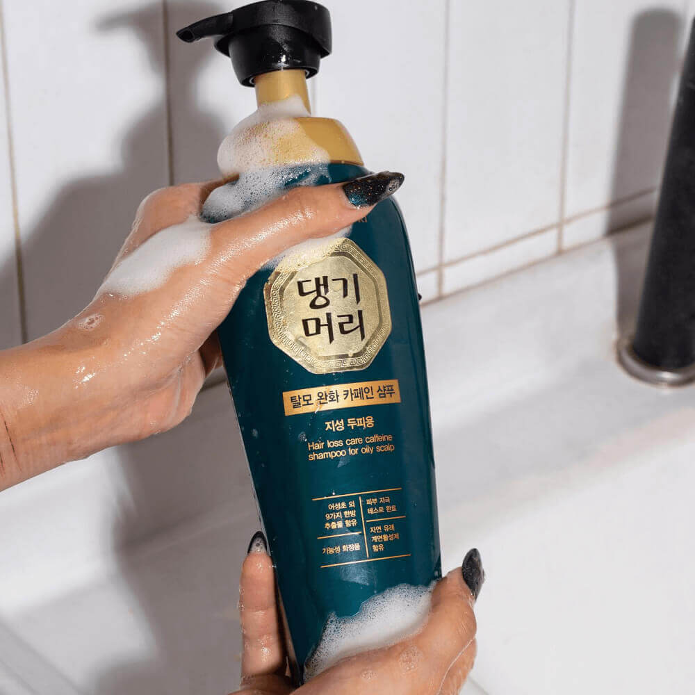 Шампунь от выпадения для жирной кожи Daeng Gi Meo Ri Hair Loss Care Shampoo For Oily Scalp