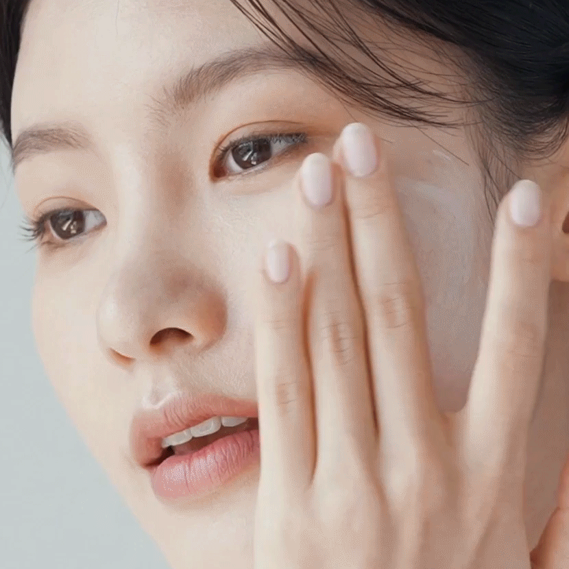 Лёгкий солнцезащитный крем для жирной кожи Celimax Oil Control Light Sunscreen SPF50+ PA++++