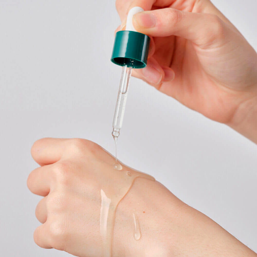 Ампула с экстрактами сосны и центеллы для проблемной кожи Round Lab Pine Calming Cica Ampoule