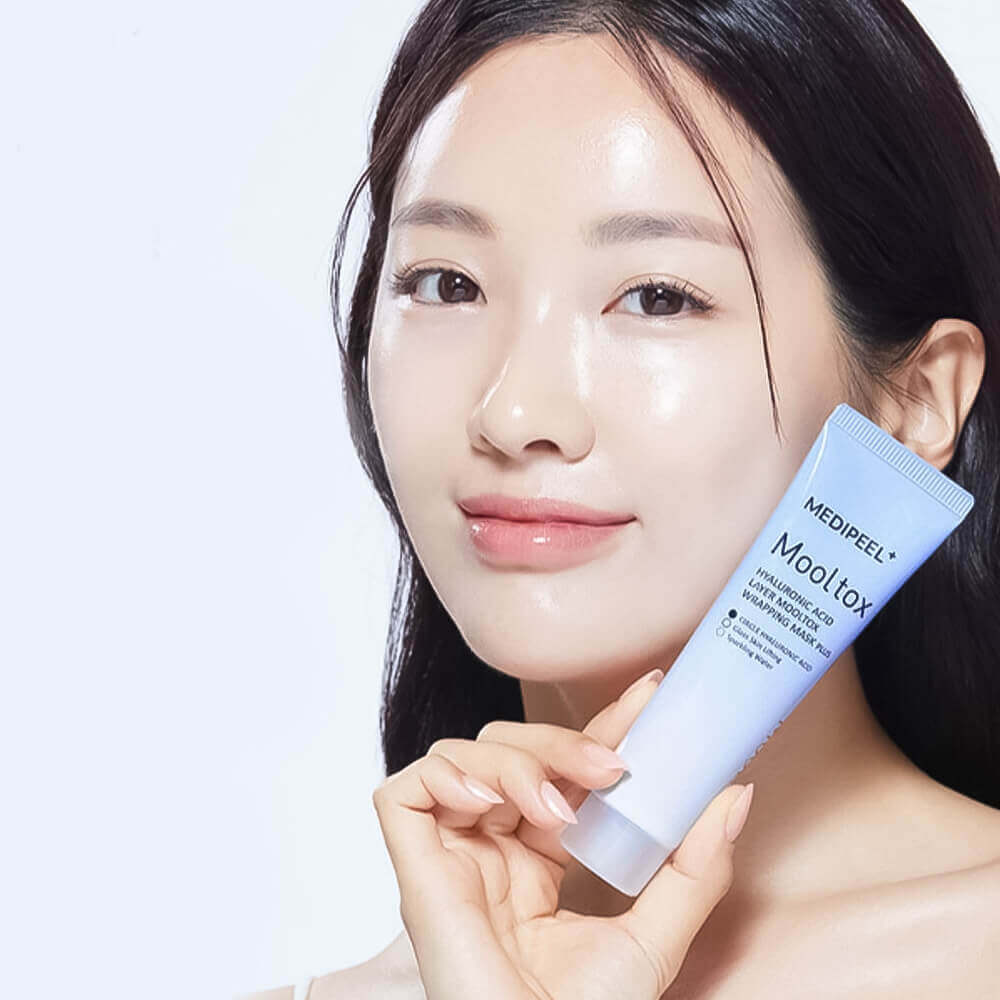 Охлаждающая маска-плёнка с эффектом лифтинга MEDIPEEL Mooltox Hyaluron Layer Wrapping Mask